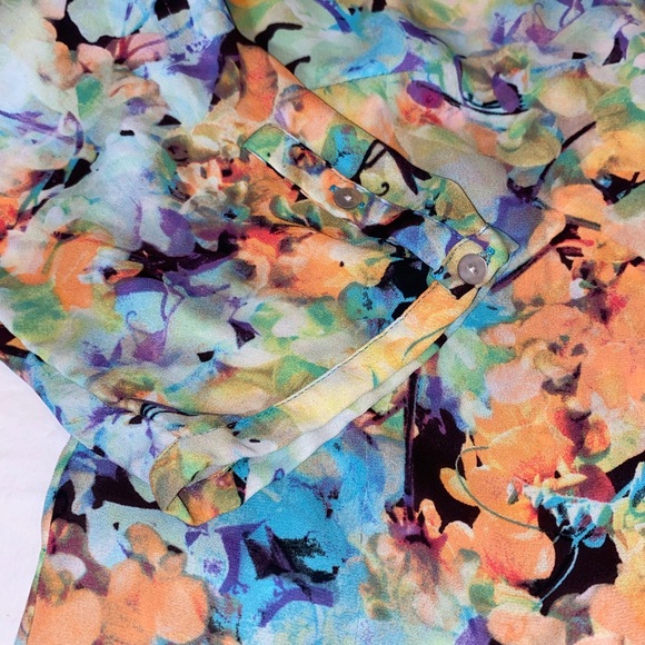 Investments Colorful Floral Top - Picture 4 of 7